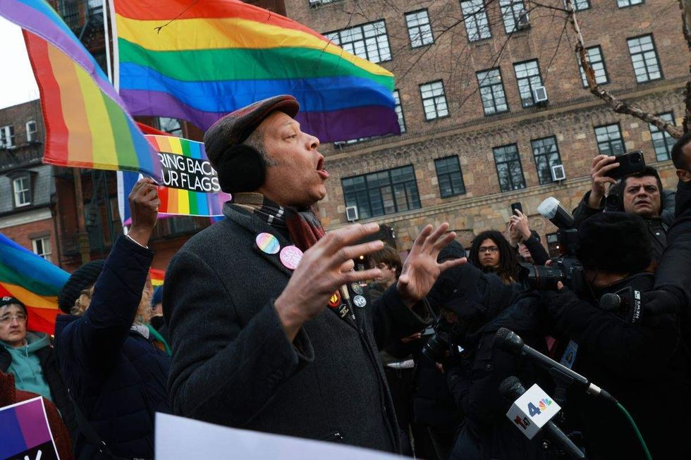 jay walker speaks to press