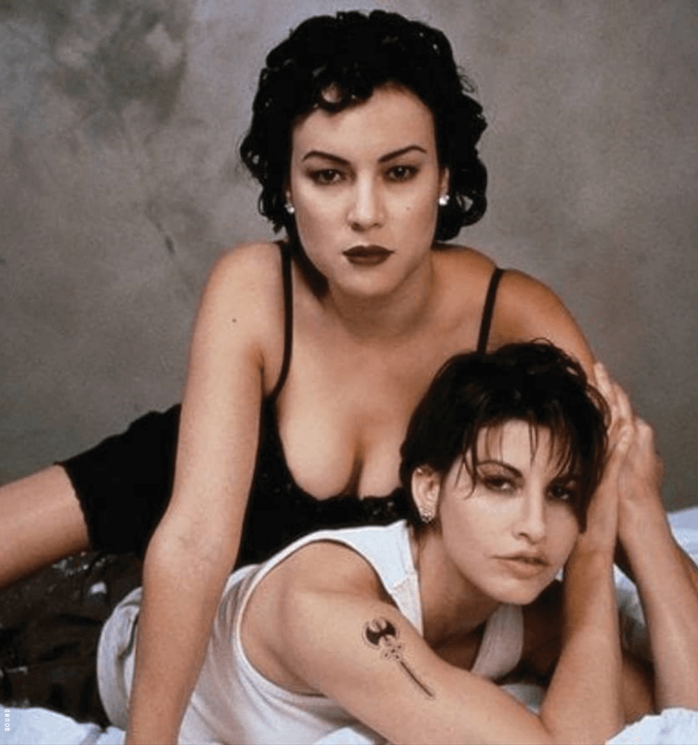 Jennifer Tilly and Gina Gershon in "Bound"