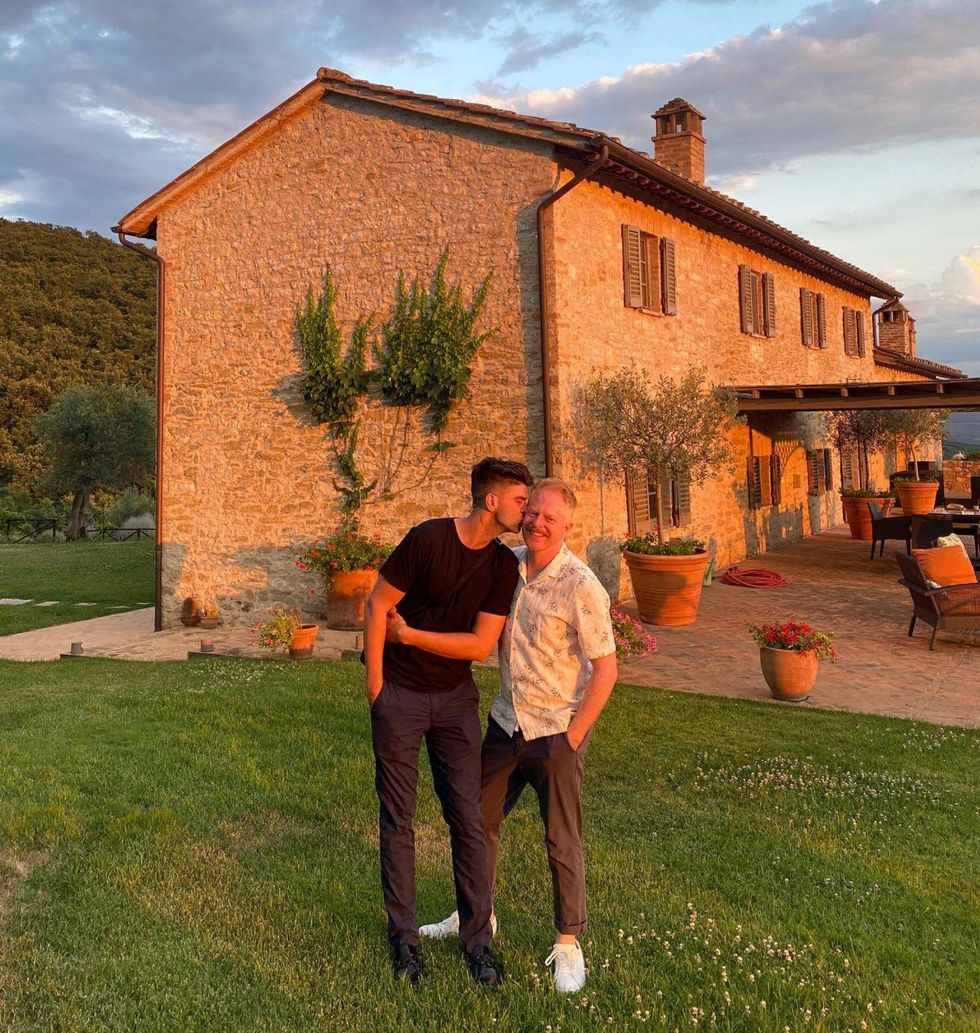 jesse-tyler-ferguson-justin-mikita