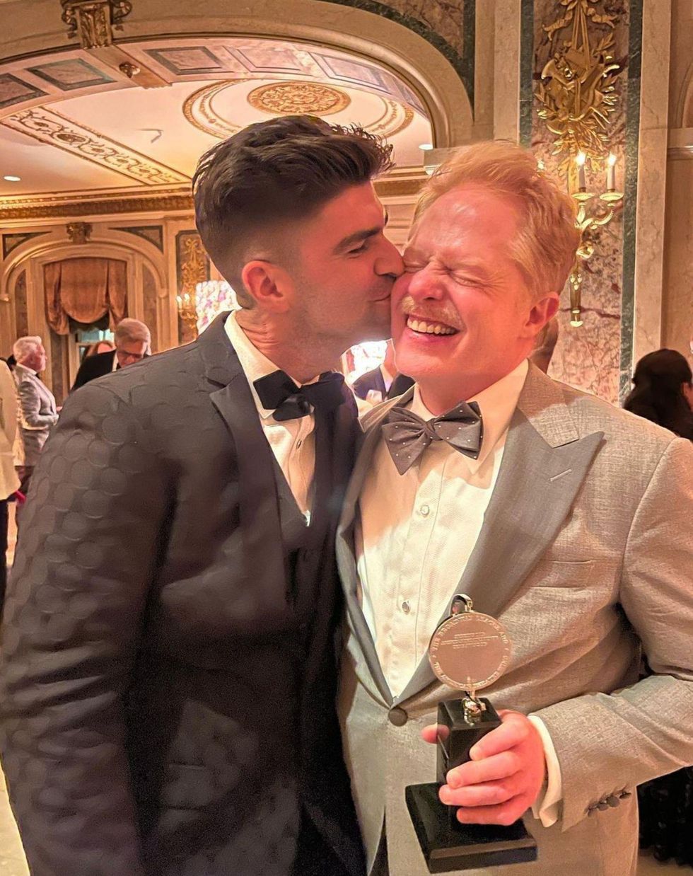 jesse-tyler-ferguson-justin-mikita