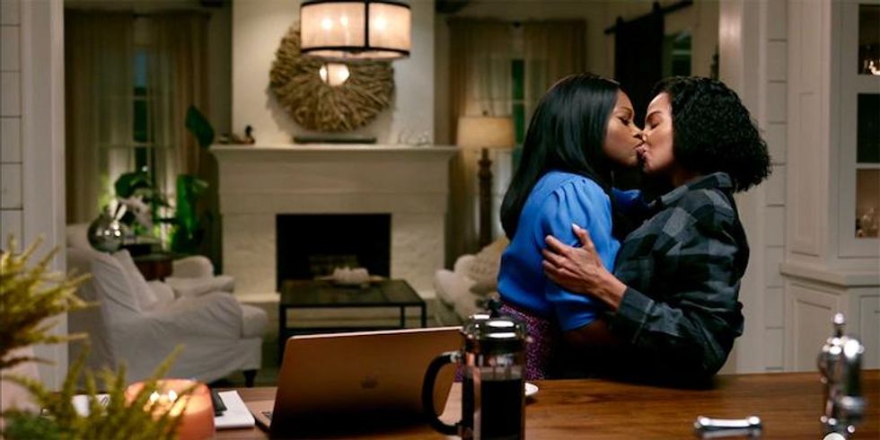 Jill and Tina in 'Queens'