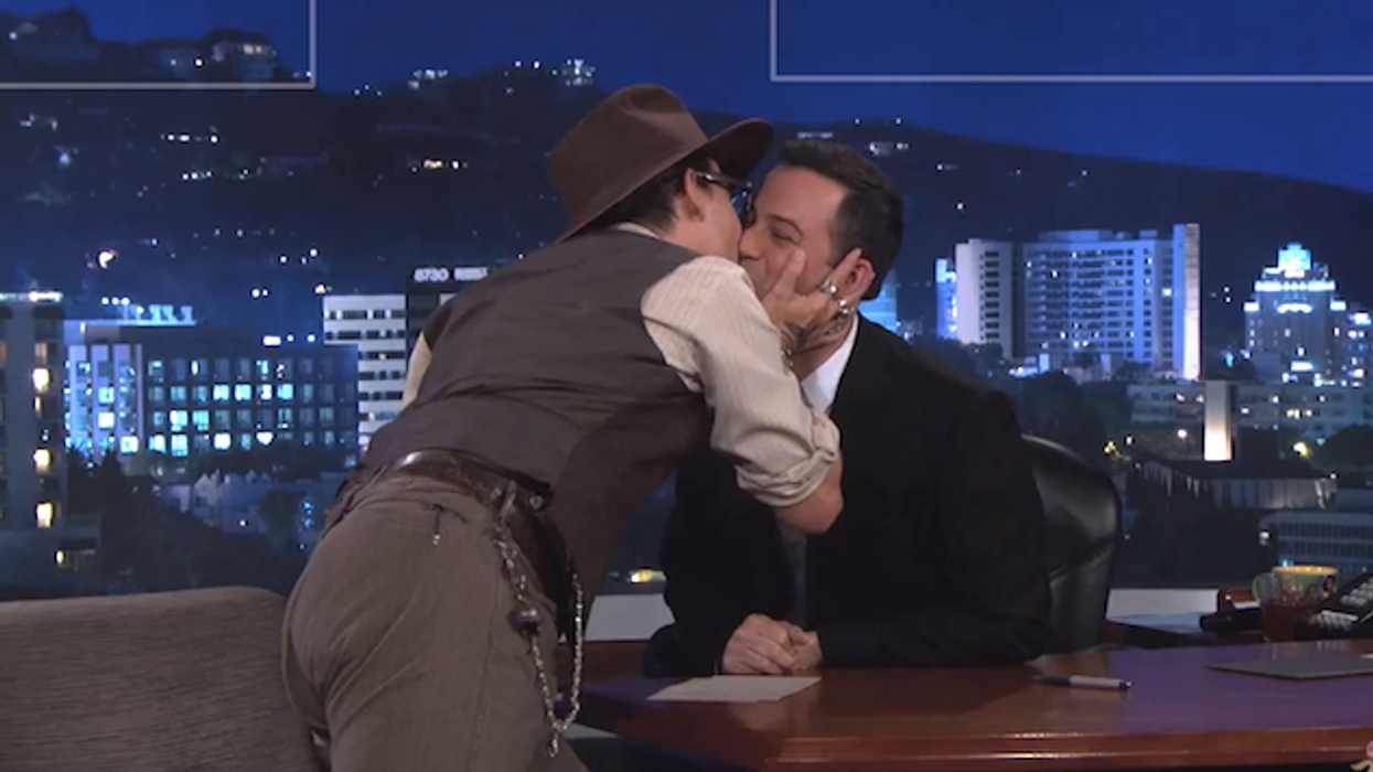 Johnny-depp-jimmy-kimmel-kiss