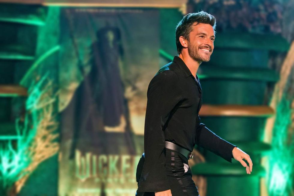 Jonathan Bailey at a Wicked: For Good premiere event in Brazil
