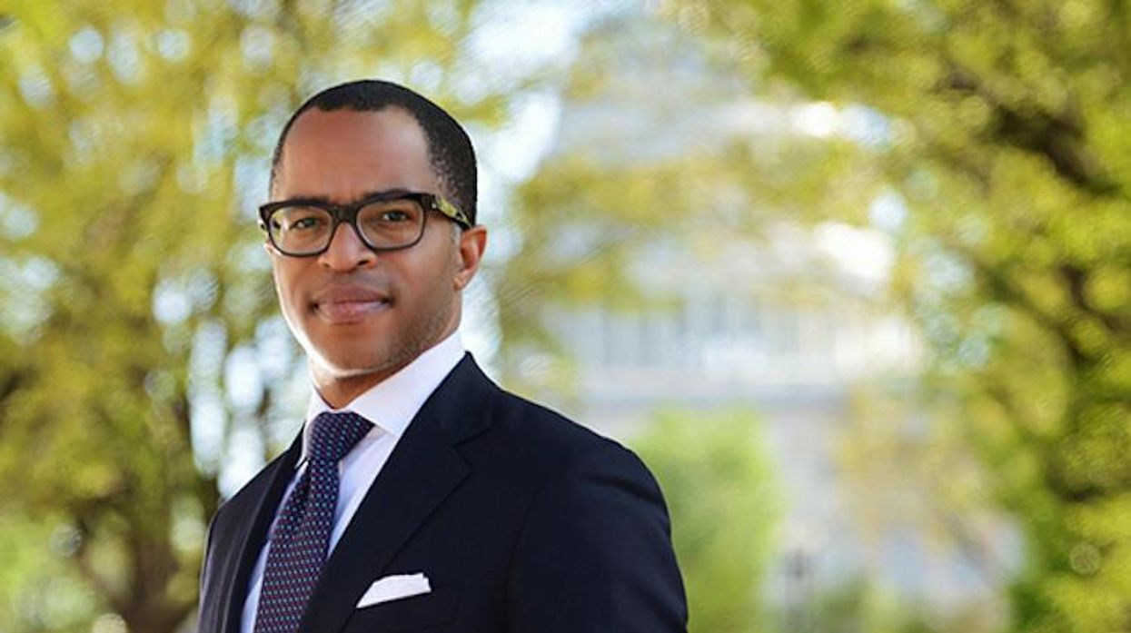 Jonathan Capehart in a suit.
