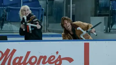 Jules and Logan in Off Campus season 1.