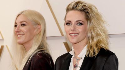Kristen Stewart & Dylan Meyer Held Hands on the 2022 Oscars Red Carpet