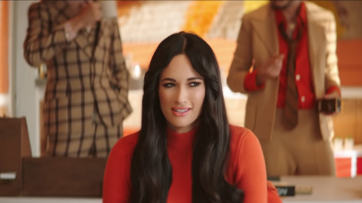 Kacey Musgraves Channels '9 to 5' in 'High Horse' Music Video