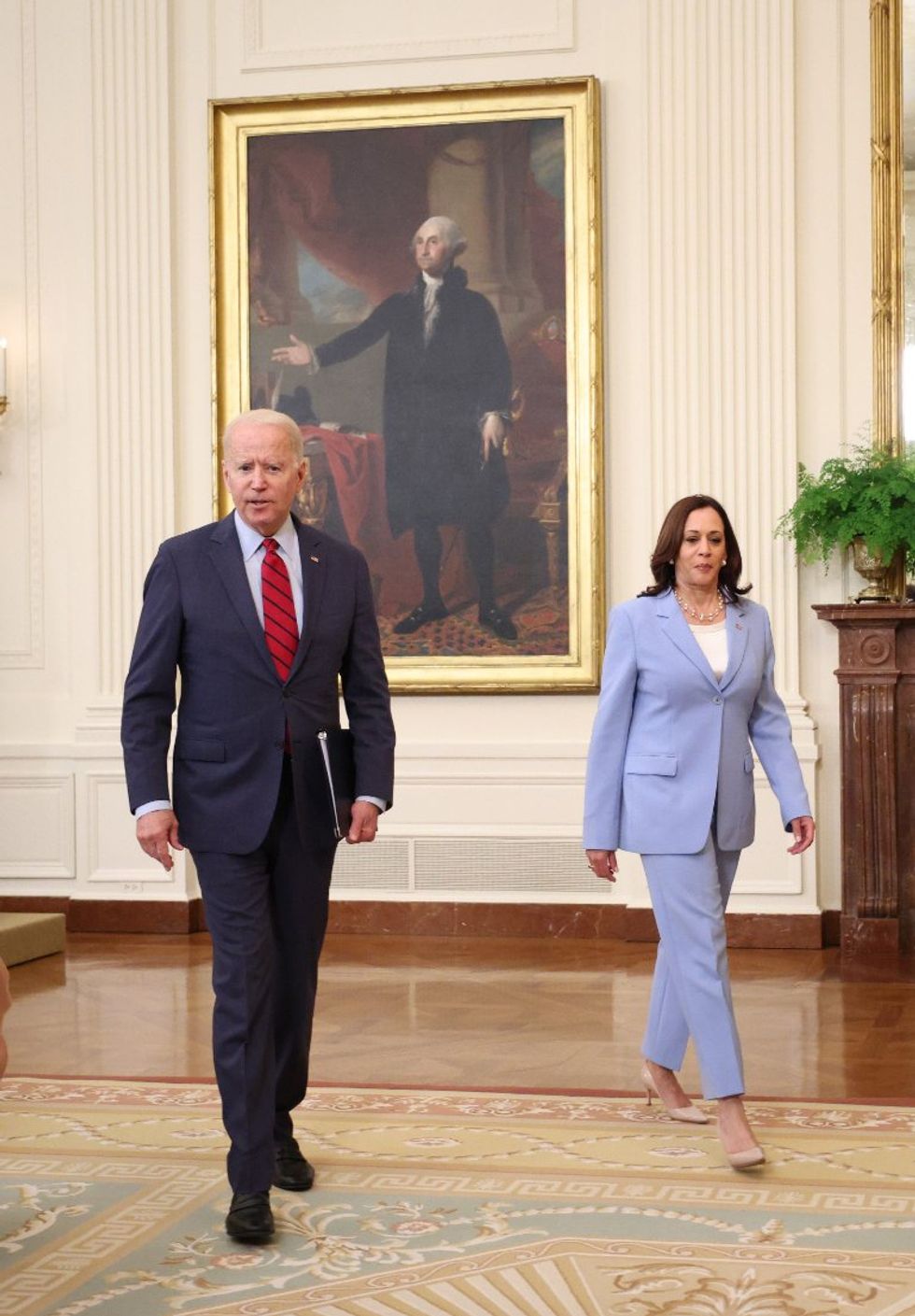 Kamala Harris' best pantsuit outfits/looks