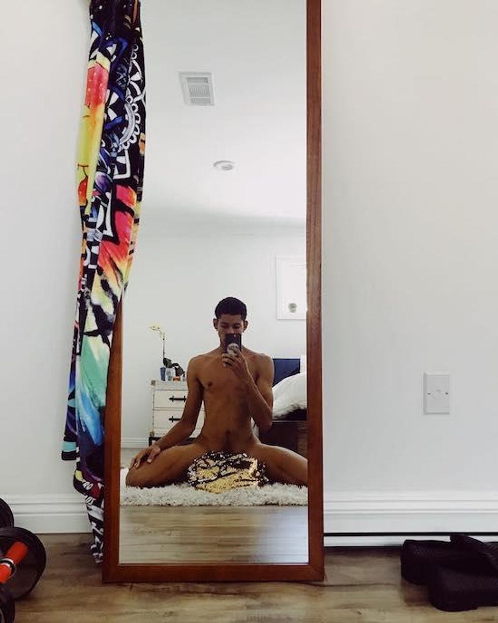 Keiynan Lonsdale Protests Body-Shaming with Naked Selfie