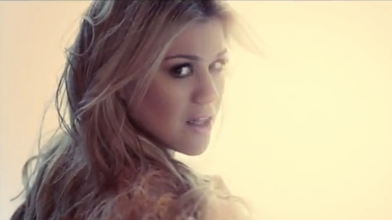 Kelly%20clarkson%20633x_0