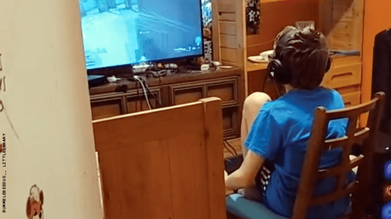 kid playing call of duty