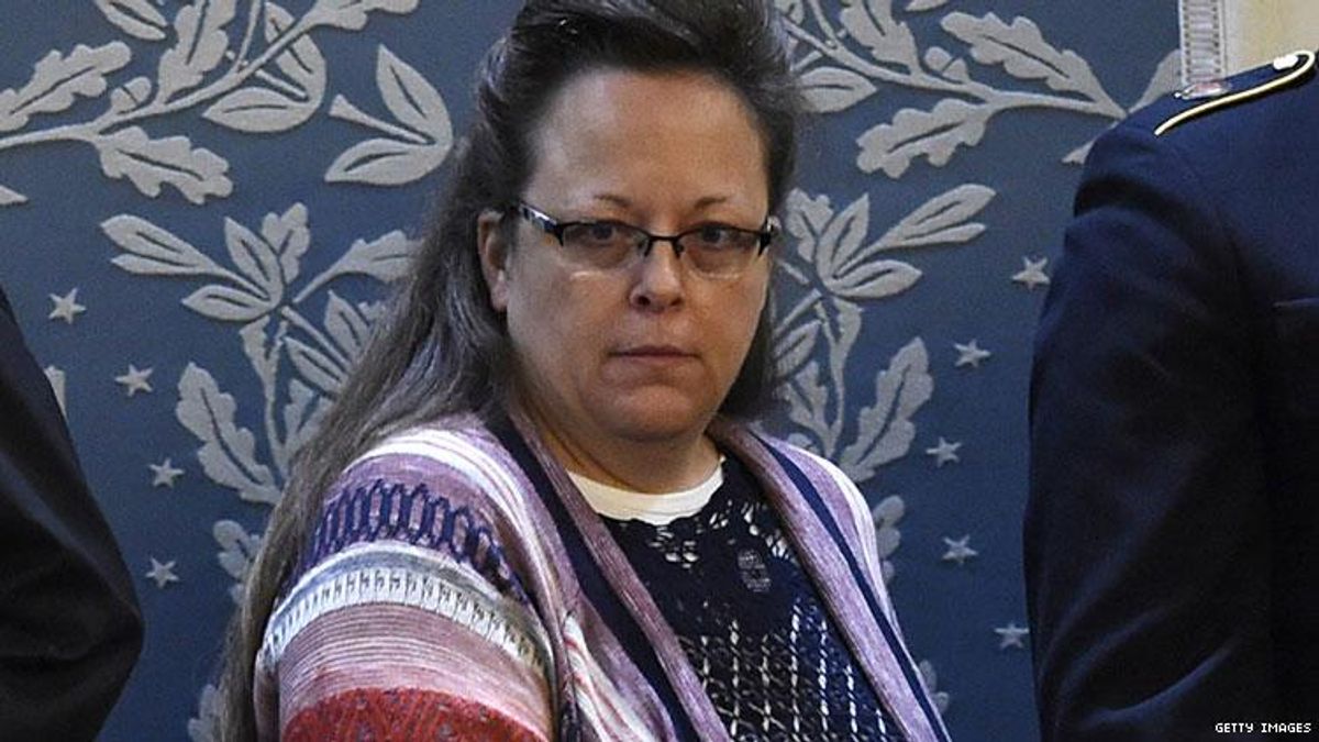 Kim Davis May Be Forced to Pay Gay Couples $250,000