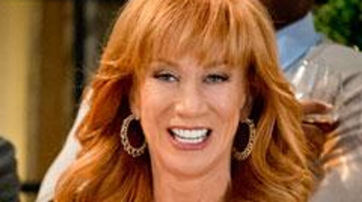 Kirstie_guest_star_kathy_griffin