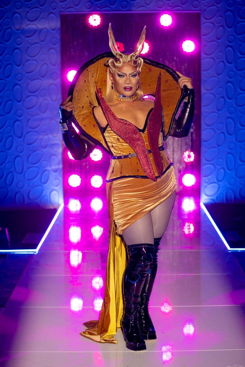 Kween Kong as a guest judge on \u200bDrag Race Down Under\u200b season 4