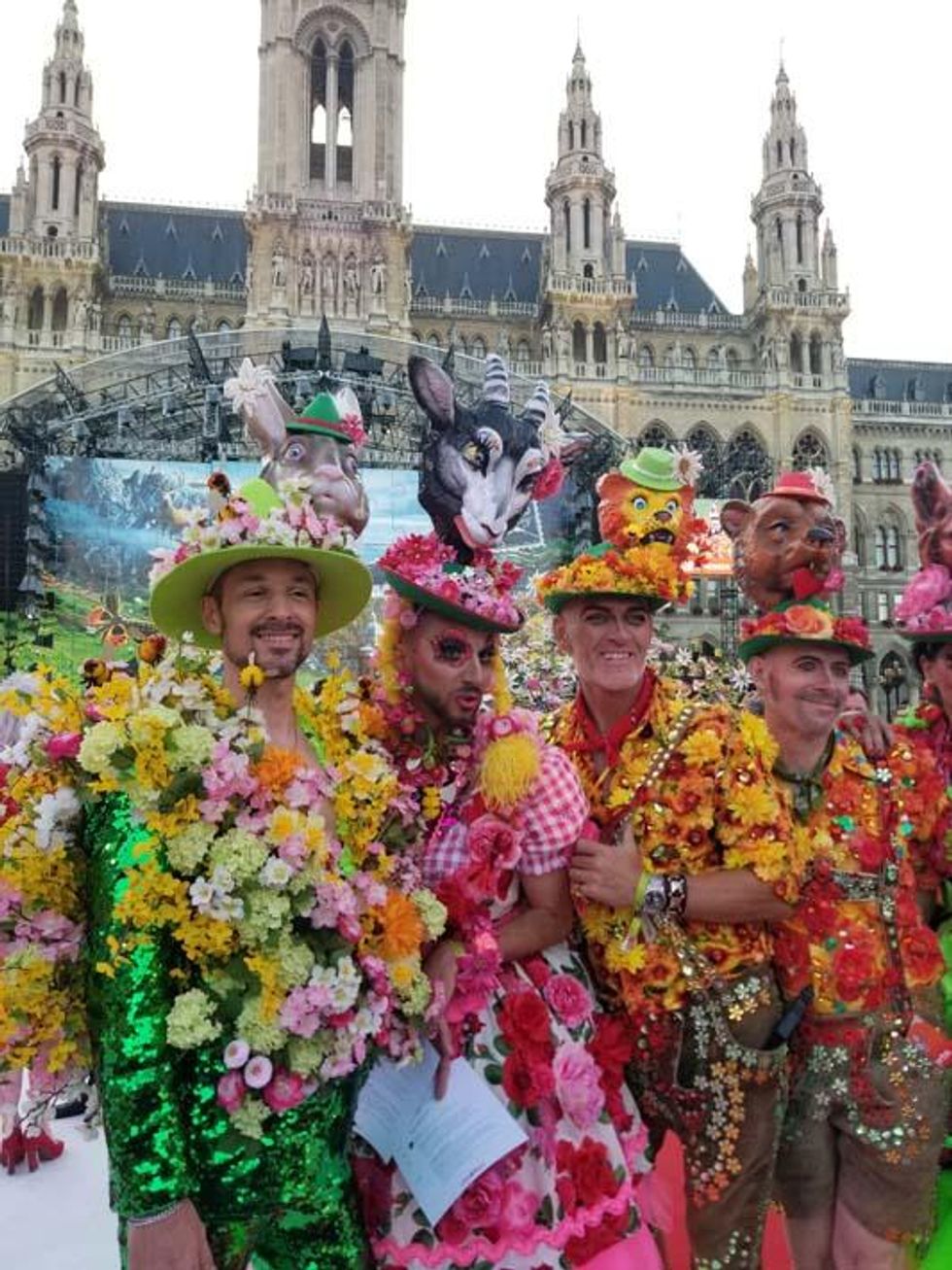 Lavish looks at the event.