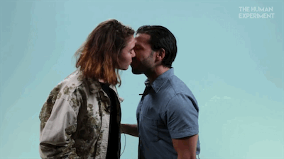 lesbians kissing straight men