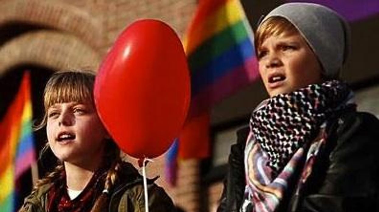 Live-and-let-love-cr