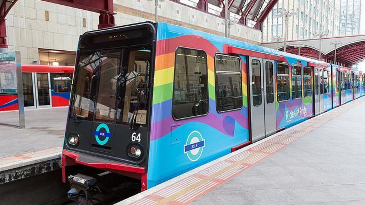 london bridge rainbow train