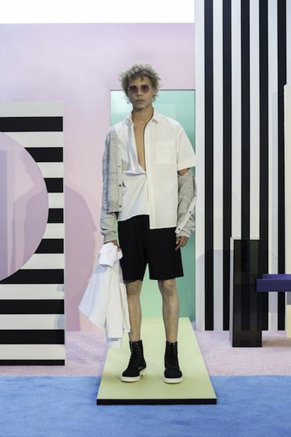 Look 16