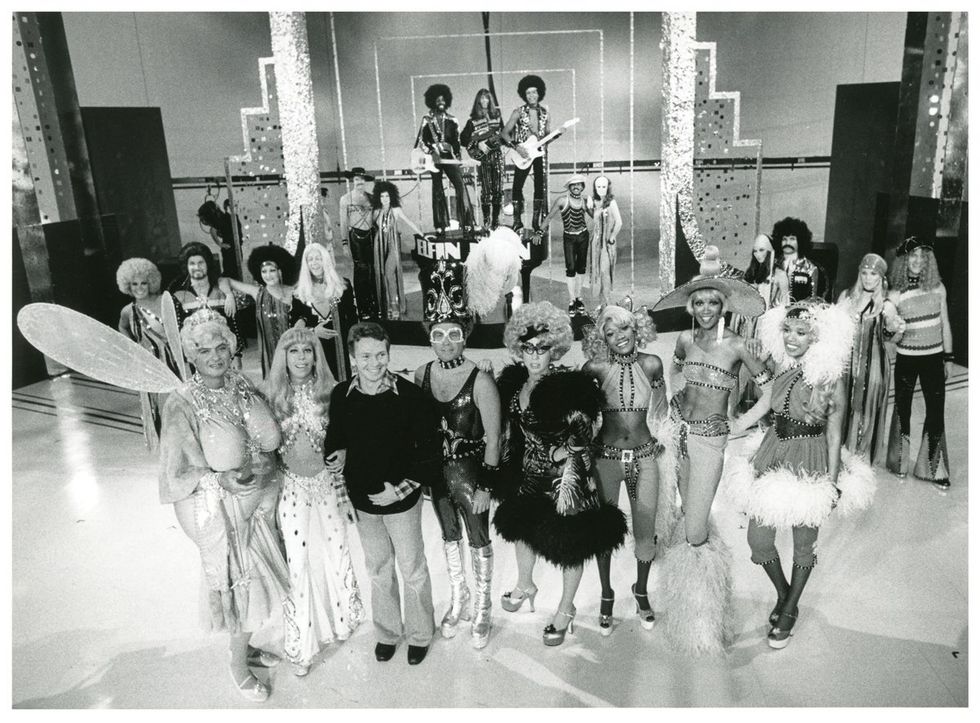 mackie with the cast of the carol burnett show