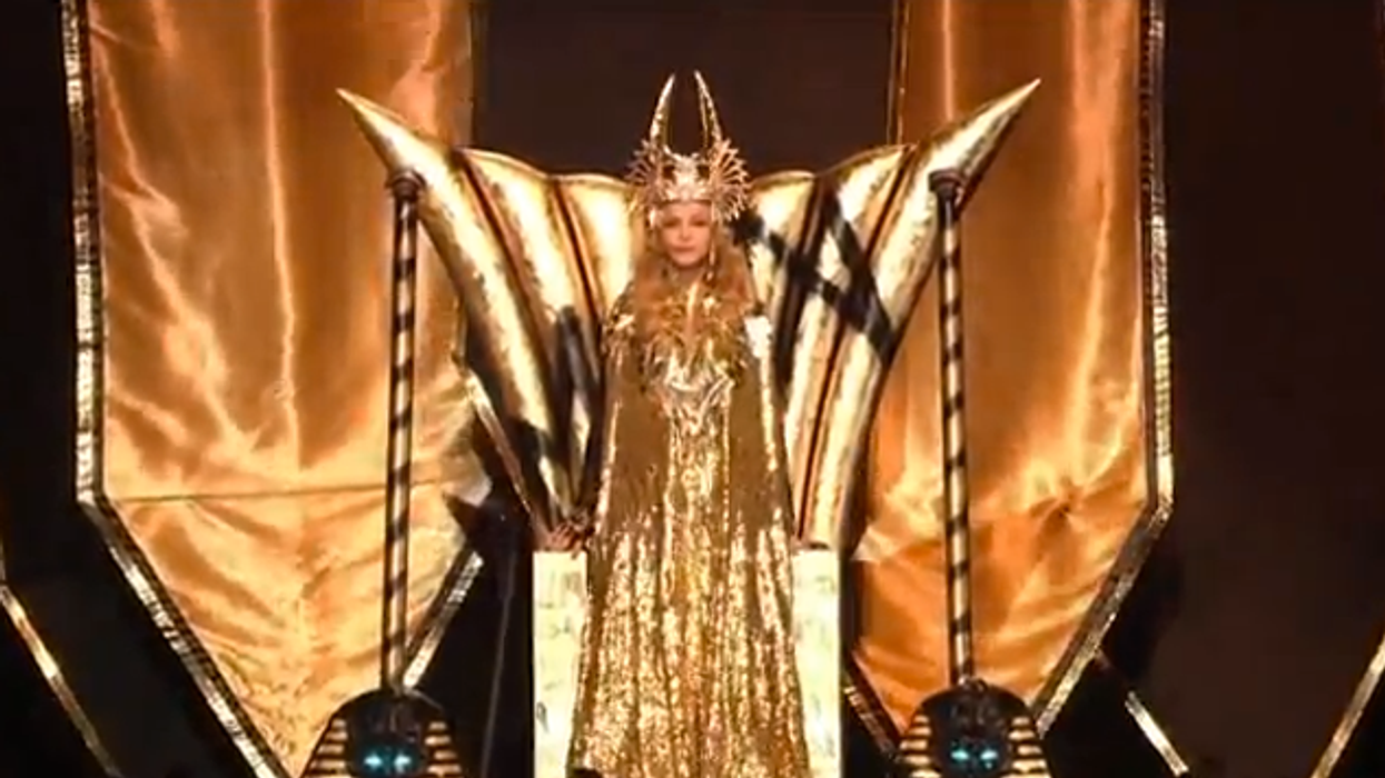 Madonna-givenchy-superbowl