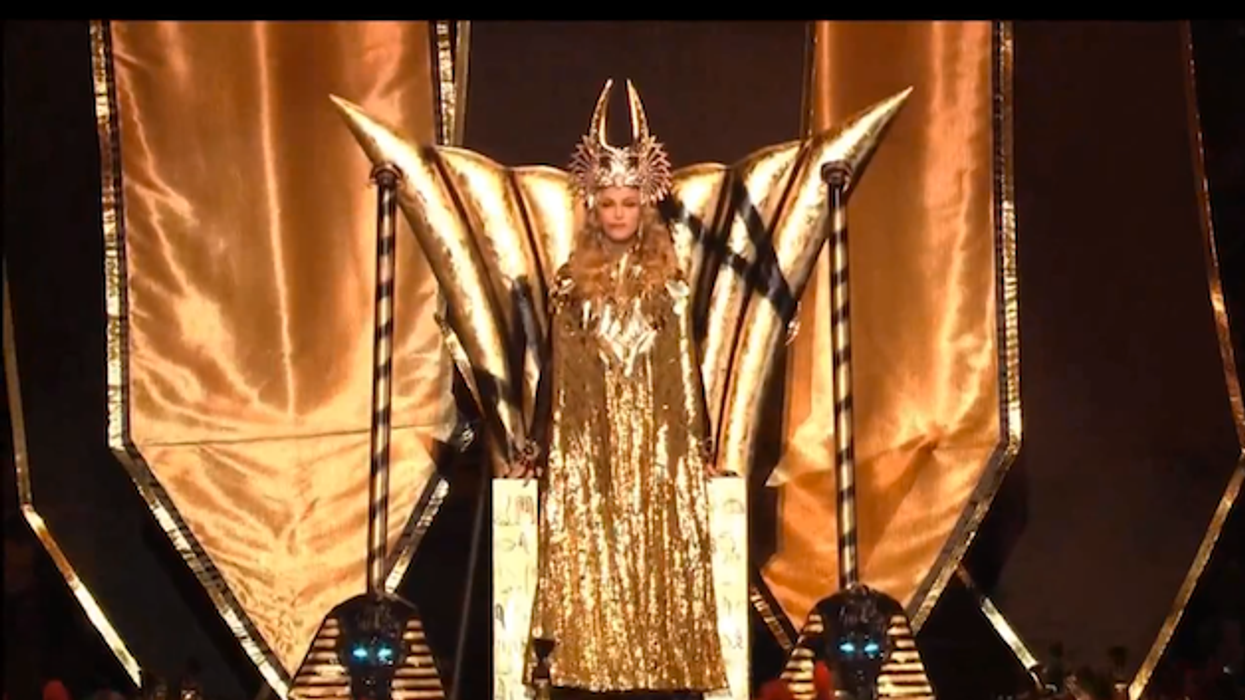 Madonnahalftimeleadro_0