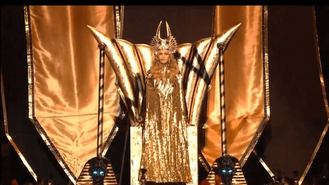 Madonnahalftimeleadro_2