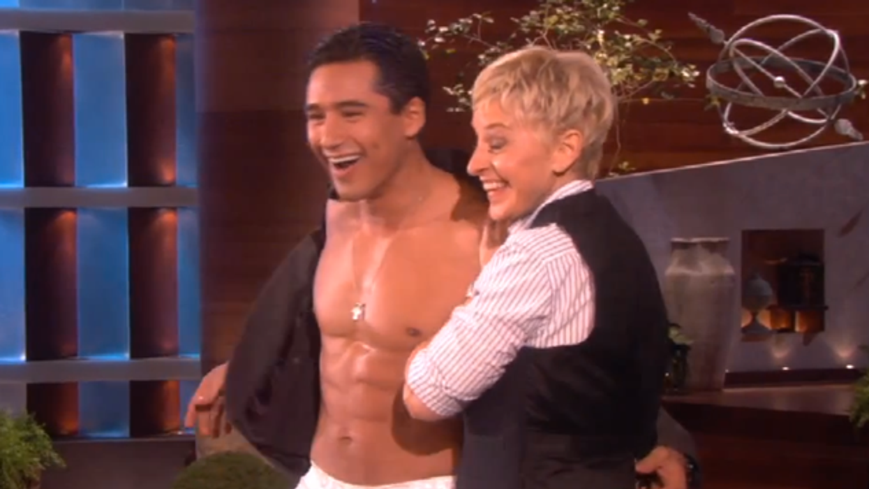 Mariolopezshirtlessonellen-main