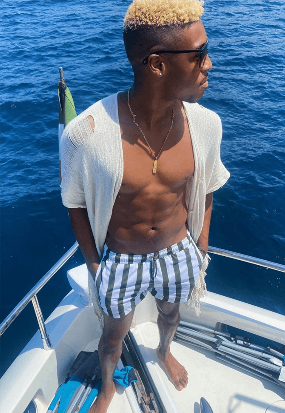 Meet Out Los Angeles Cheerleader Quinton Peron!