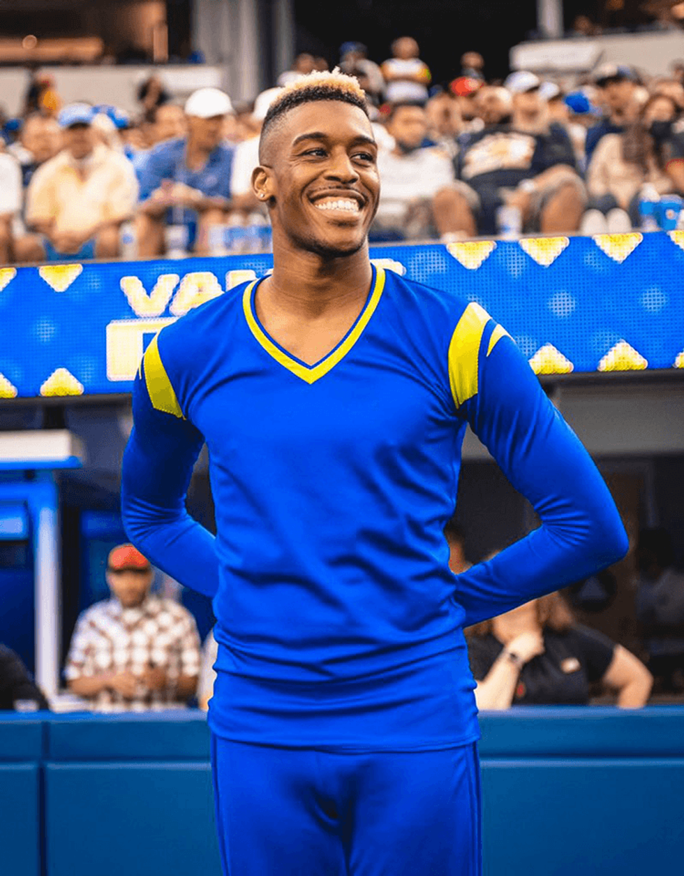 Meet Out Los Angeles Cheerleader Quinton Peron!
