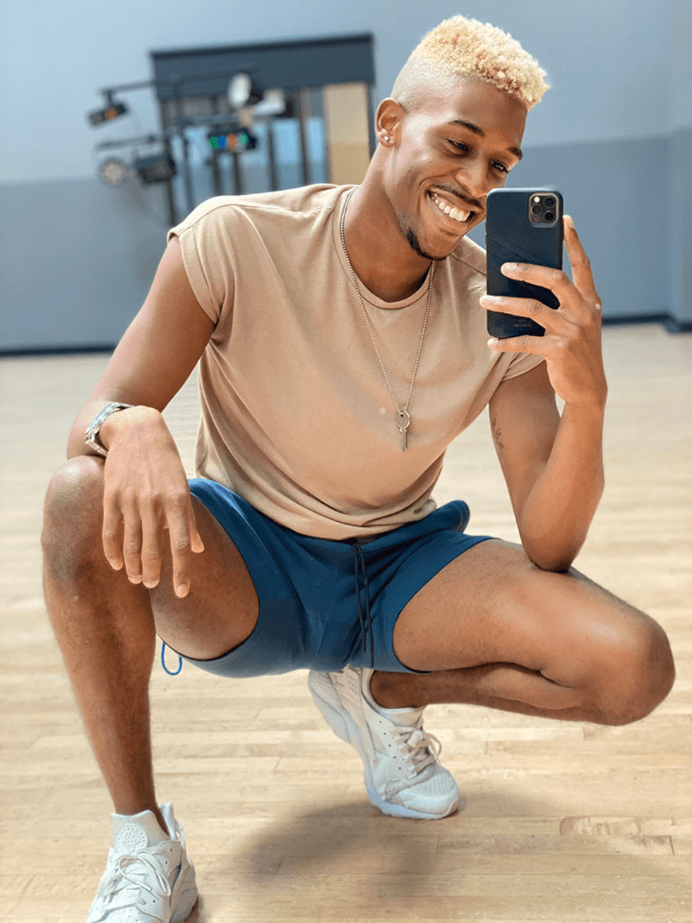 Meet Out Los Angeles Cheerleader Quinton Peron!