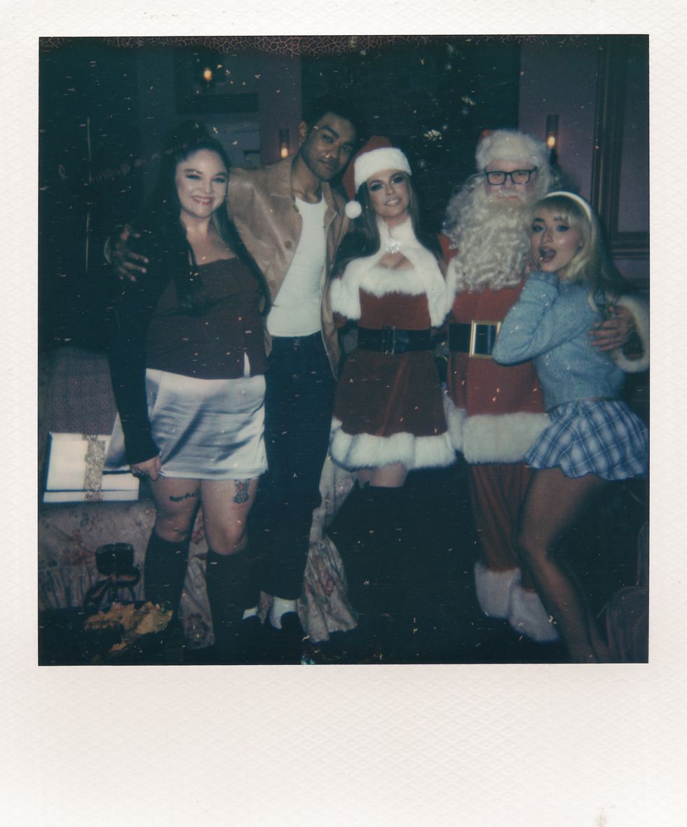 Megan Stalter, Owen Thiele, Santa Claus in A Nonsense Christmas With Sabrina Carpenter