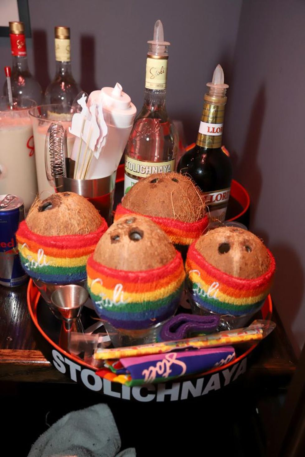 Menergy heads (red light).