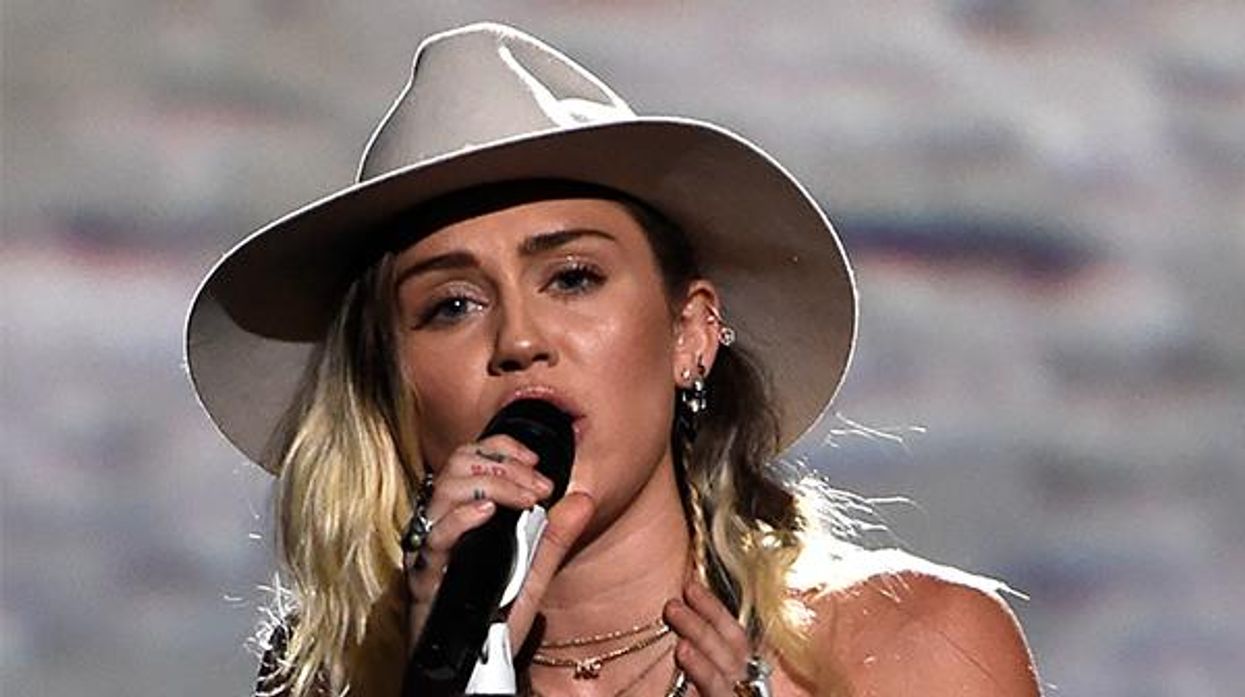 Miley Cyrus Chokes Up During 'Malibu' at the Billboard Awards