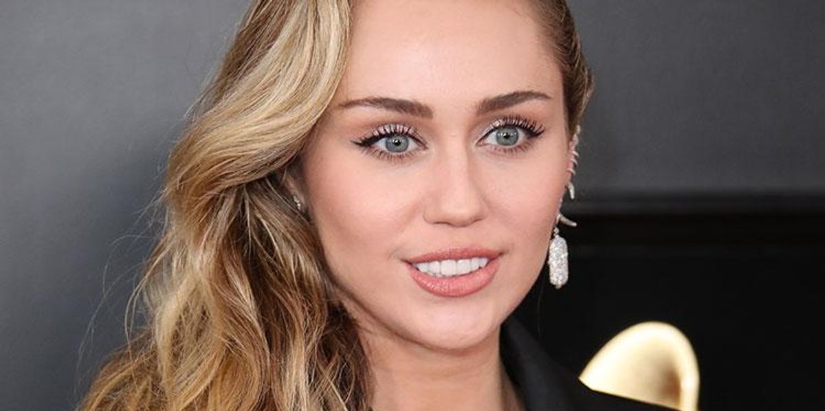 Miley Cyrus Says Gender Is 'Almost Irrelevant' to Relationships