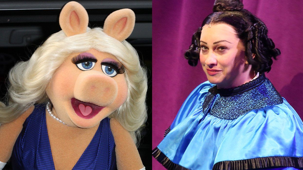 Miss Piggy and Jinkx Monsoon in Oh Mary broadway play