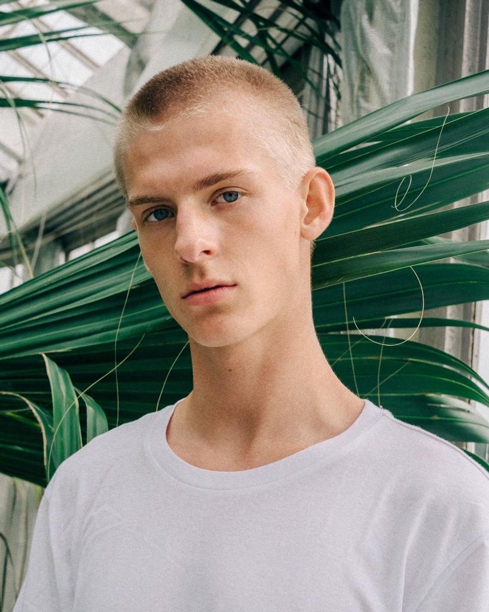 Mitchzacharyxout_22_0