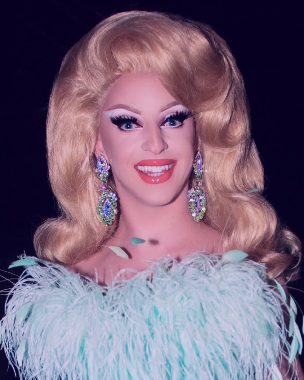 Miz Cracker