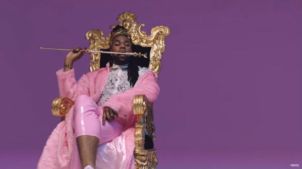 MNEK, Correct, Language