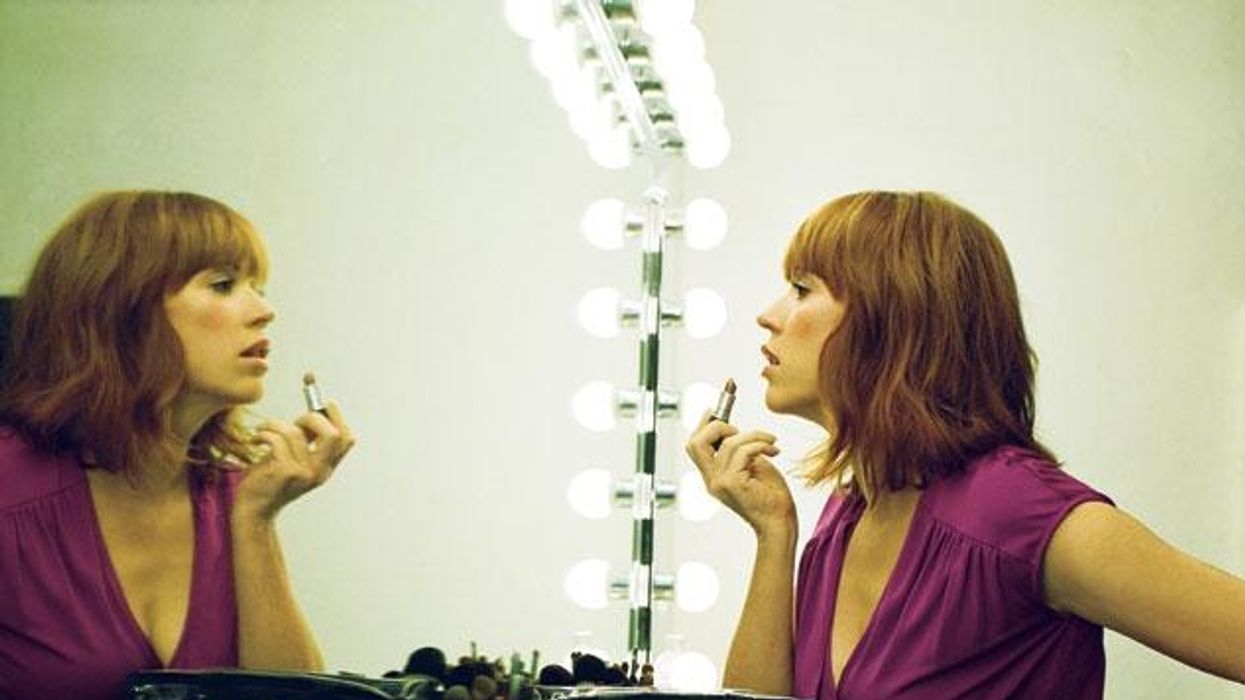 Molly-ringwald-lesbian-character-secrets-american-teenager