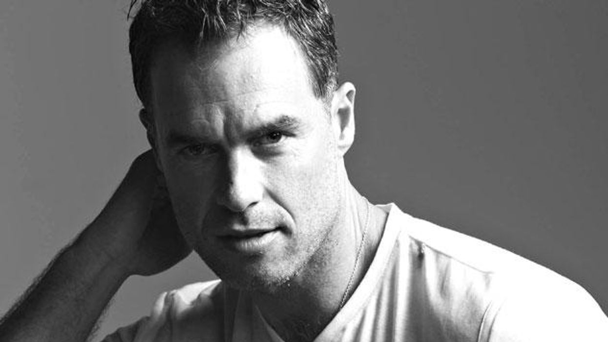 Murray-131115_out_looking_02_0420-bwrot