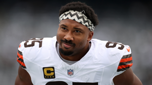 NFL's Myles Garrett goes viral for '12+ sacks' bulge pic