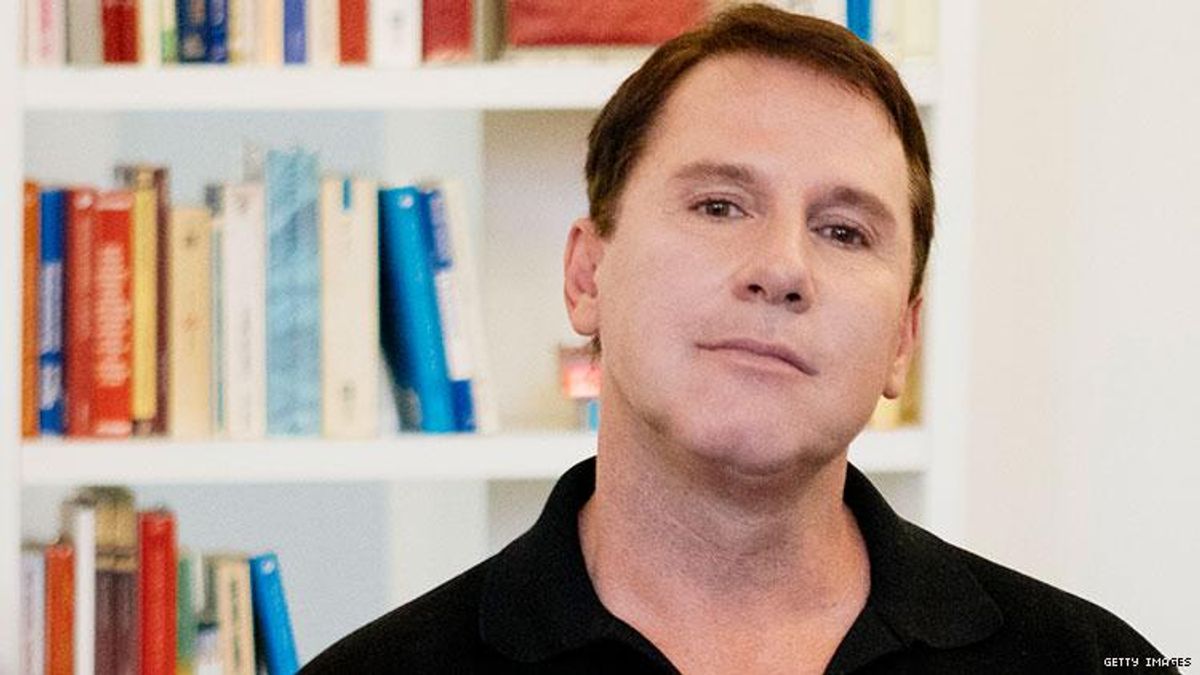 Nicholas Sparks apologizes for homophobic actions at Epiphany school.