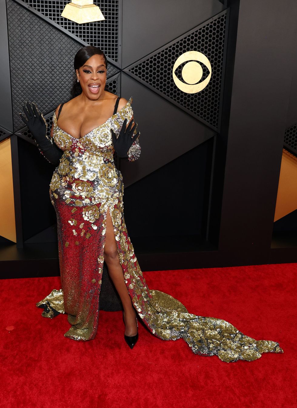 niecy nash grammys red carpet