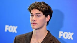 Noah Beck’s sexy shirtless photos on the set of ‘Baywatch’ go viral