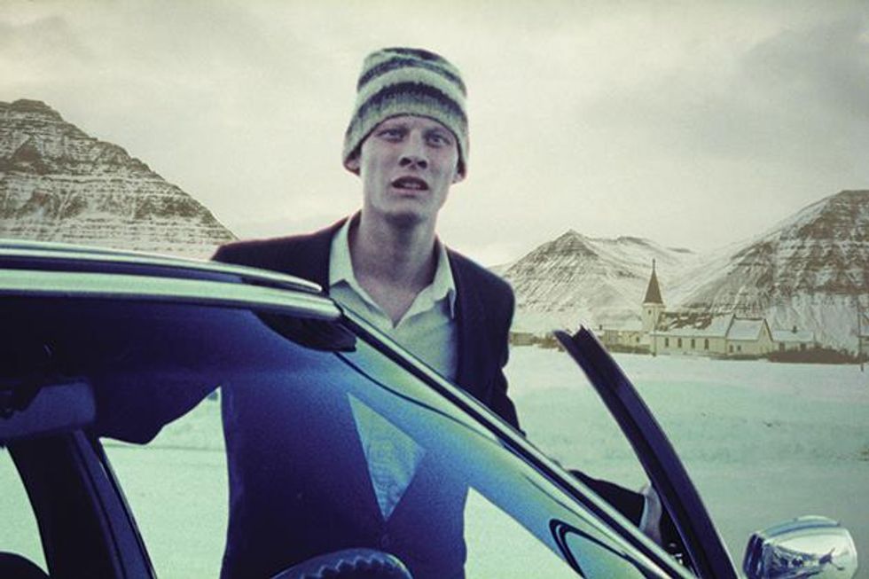 Noi_the_albino_still