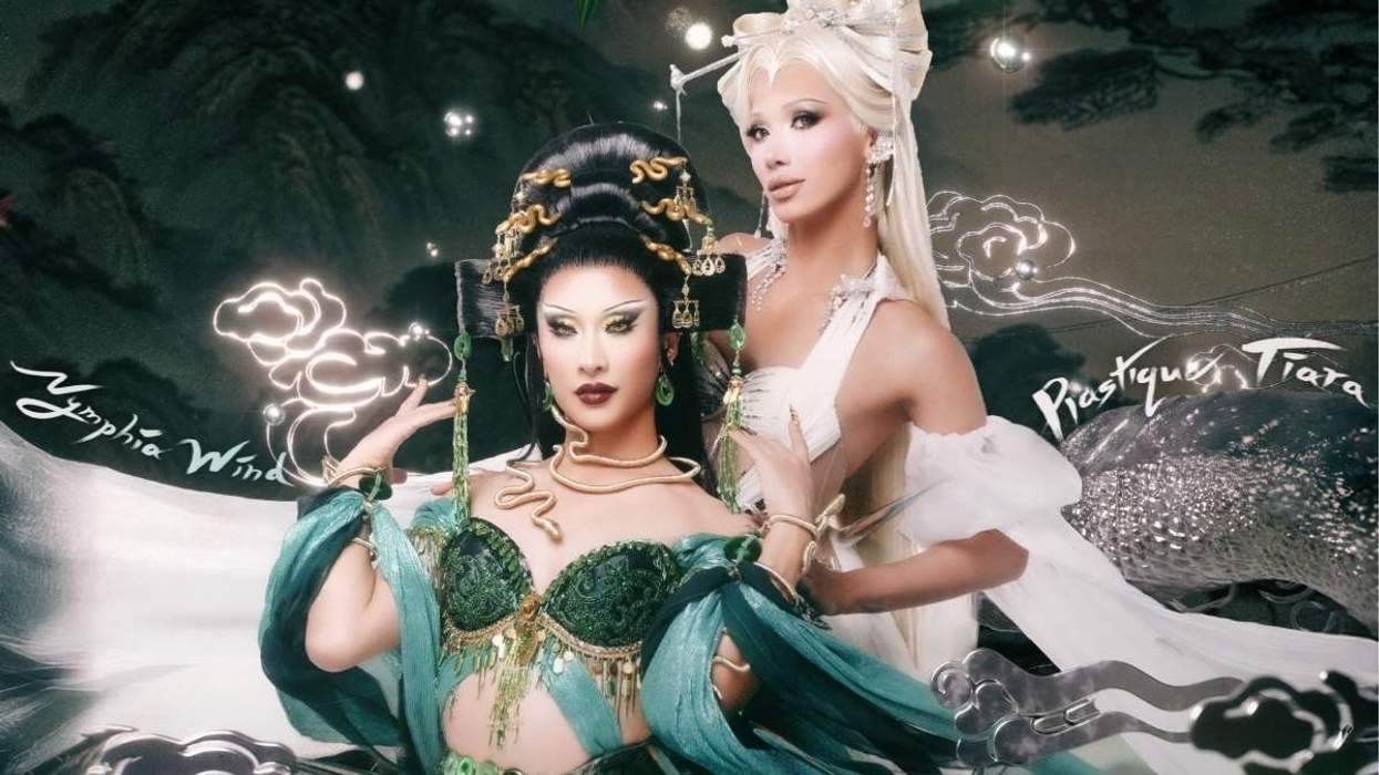 Nymphia Wind and Plastique Tiara in The Serpents Tour.