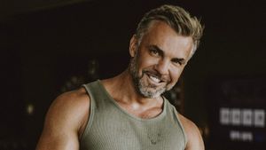 How to land a daddy: 13 expert tips for scoring a date with a silver fox