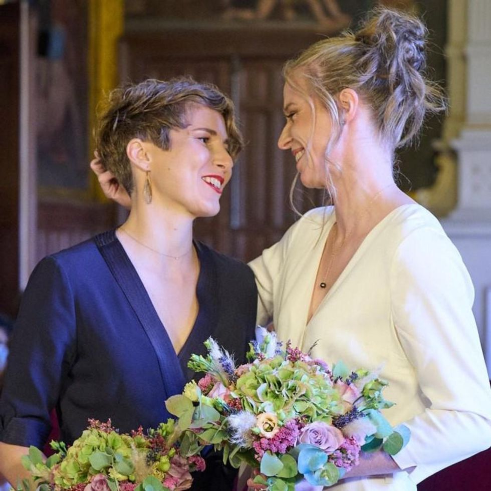 Out French Fencer, Olympic Silver Medalist Astrid Guyan Wins Silver Marries Julie Lavet