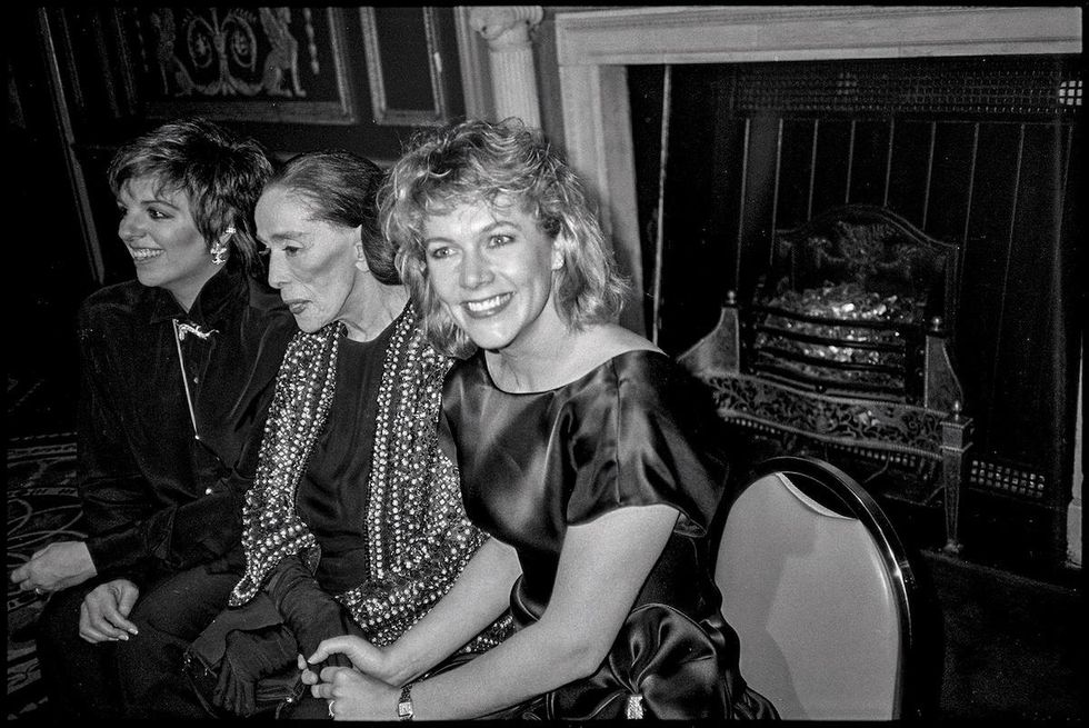 Photo call with Martha Graham, Liza Minnelli, and Kathleen Turner, 1986.